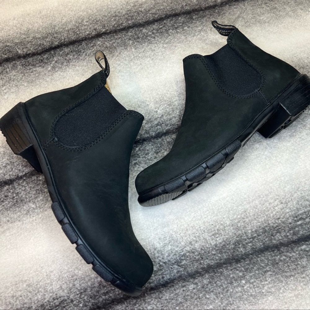 Blundstone BL 1977 Black Nubuck Suede Leather Chelsea Short Boots